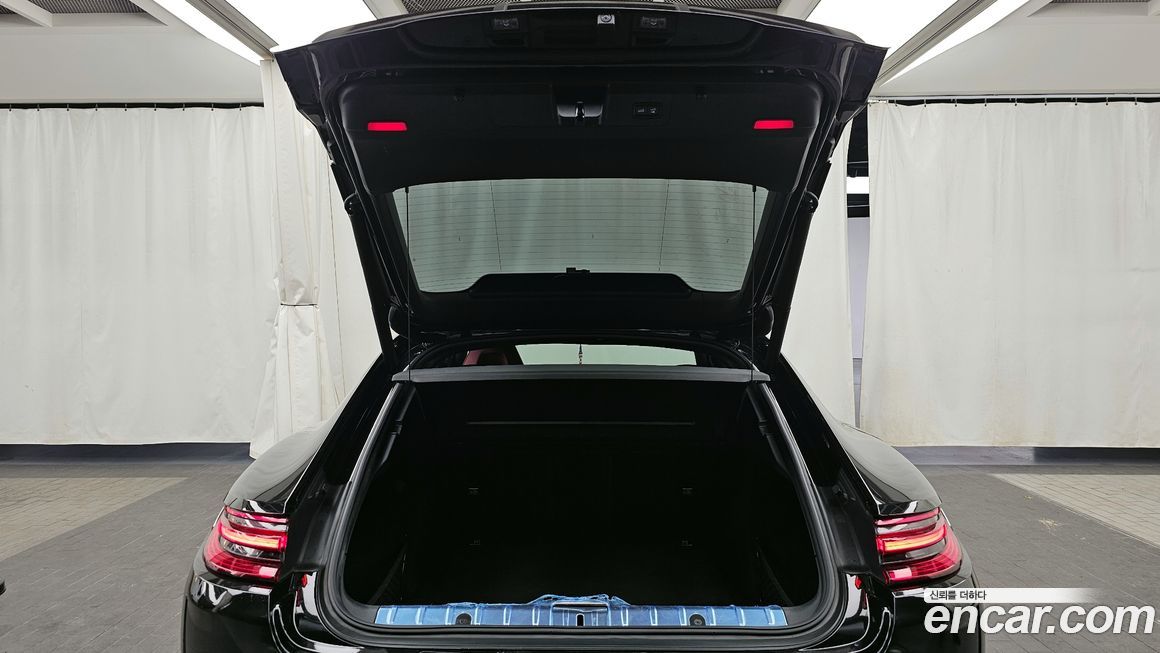 Porsche Panamera 2019