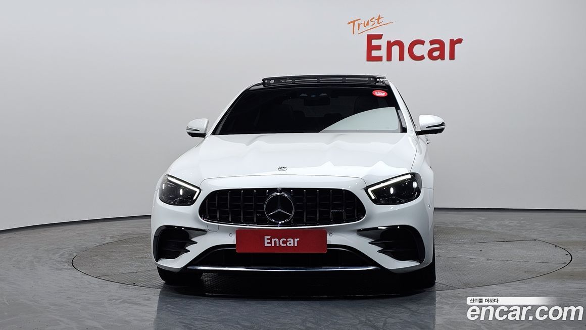 Mercedes-Benz E-Class 2022