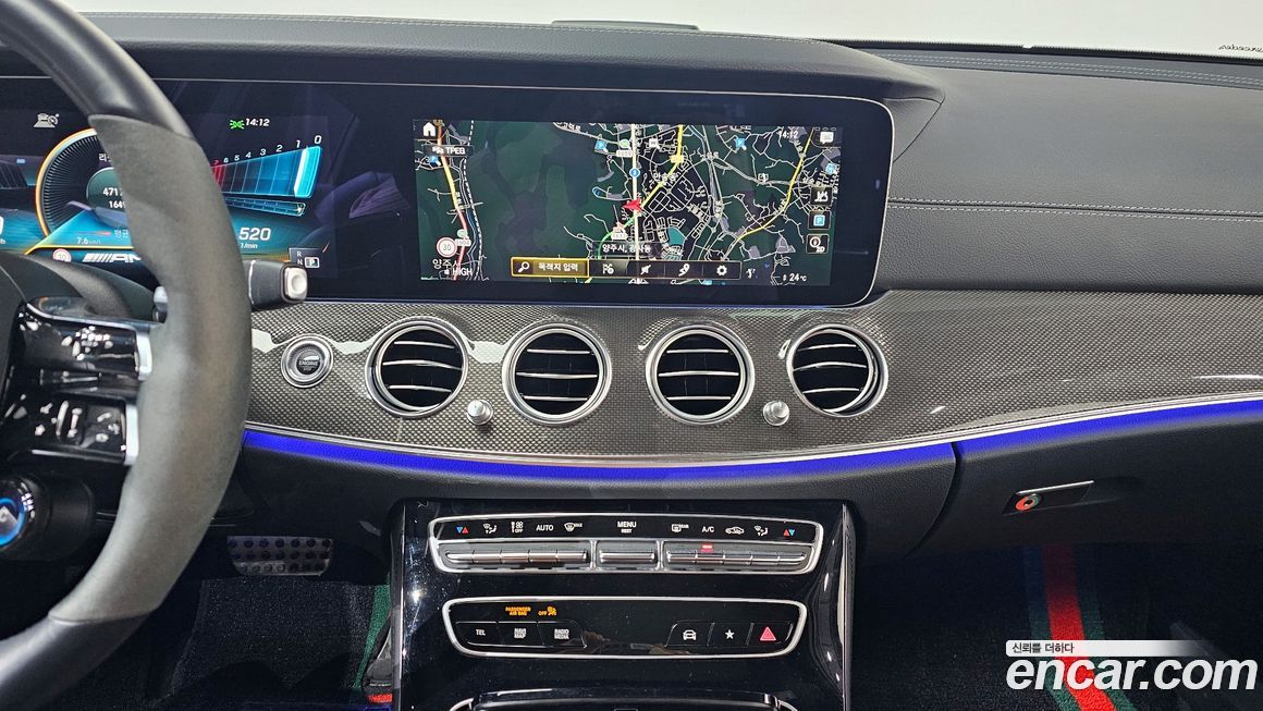 Mercedes-Benz E-Class 2022