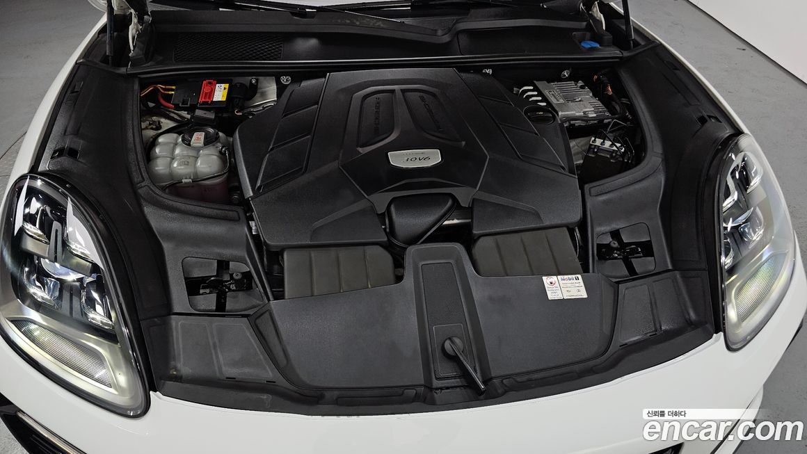 Porsche Cayenne 2021