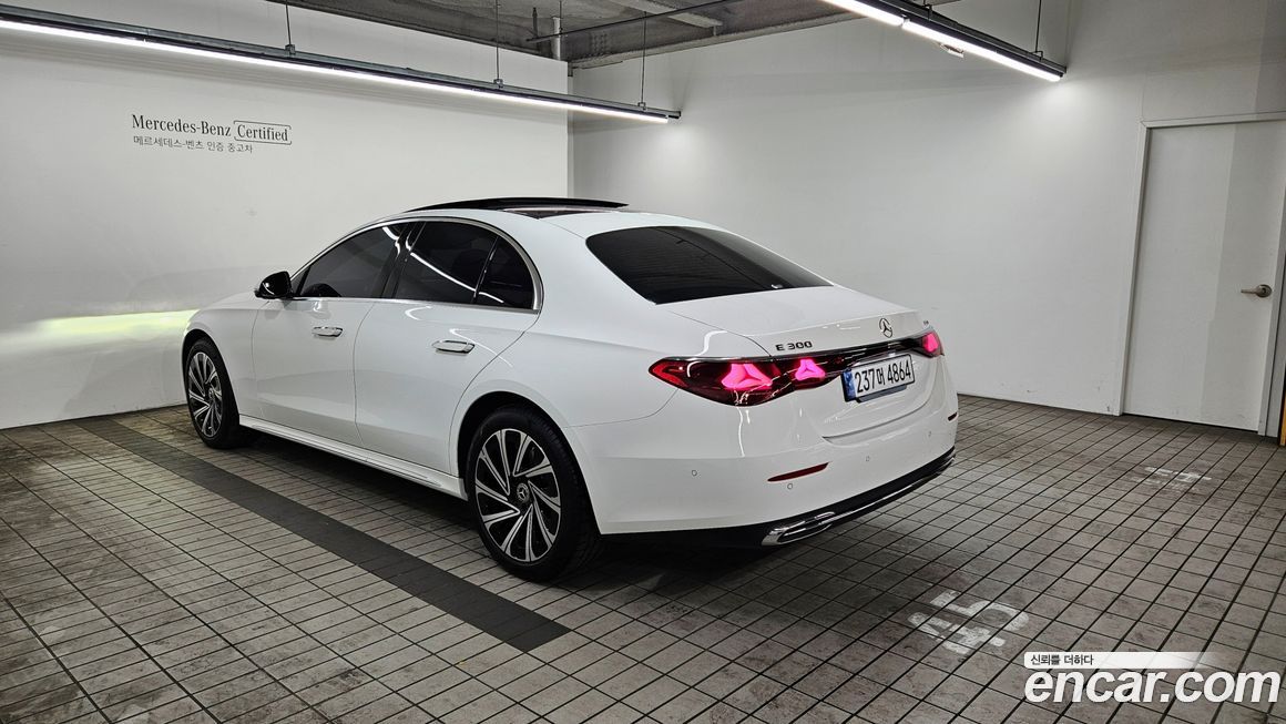 Mercedes-Benz E-Class 2024