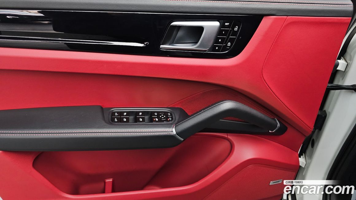 Porsche Cayenne 2021