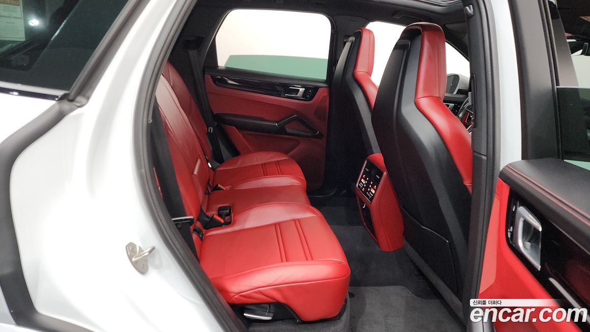 Porsche Cayenne 2021