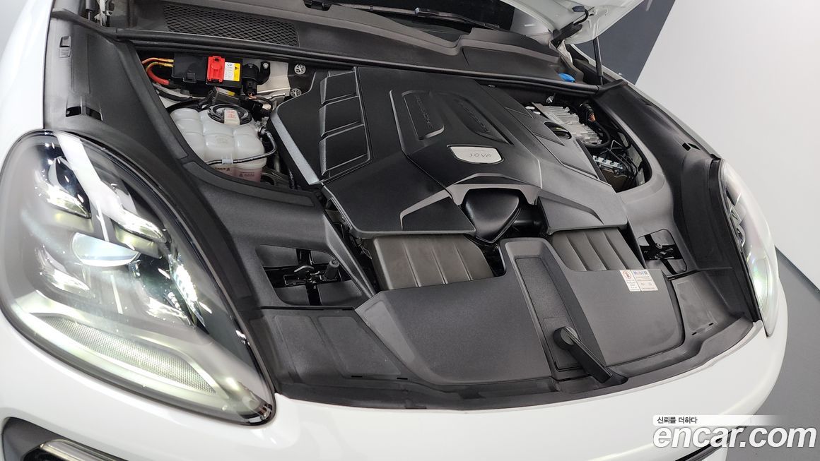 Porsche Cayenne 2021