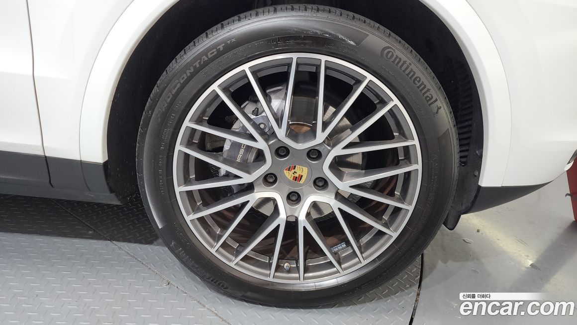 Porsche Cayenne 2021