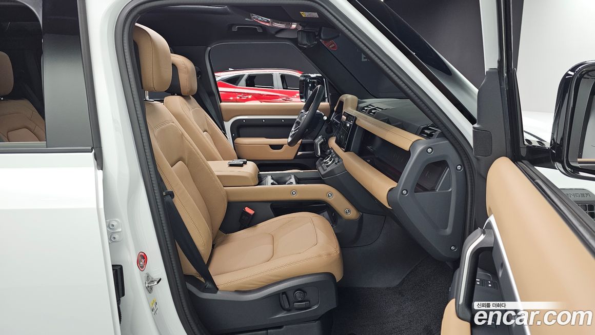Land Rover Defender 2025