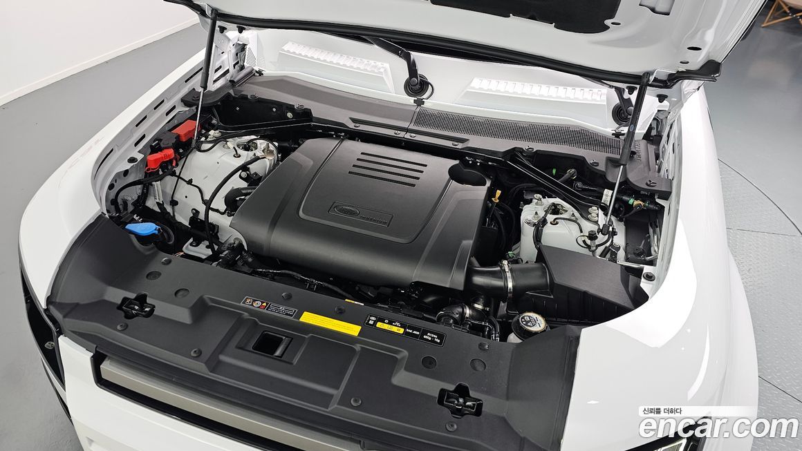 Land Rover Defender 2025