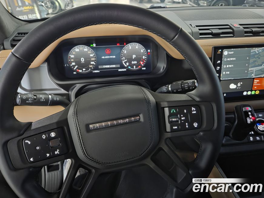 Land Rover Defender 2025