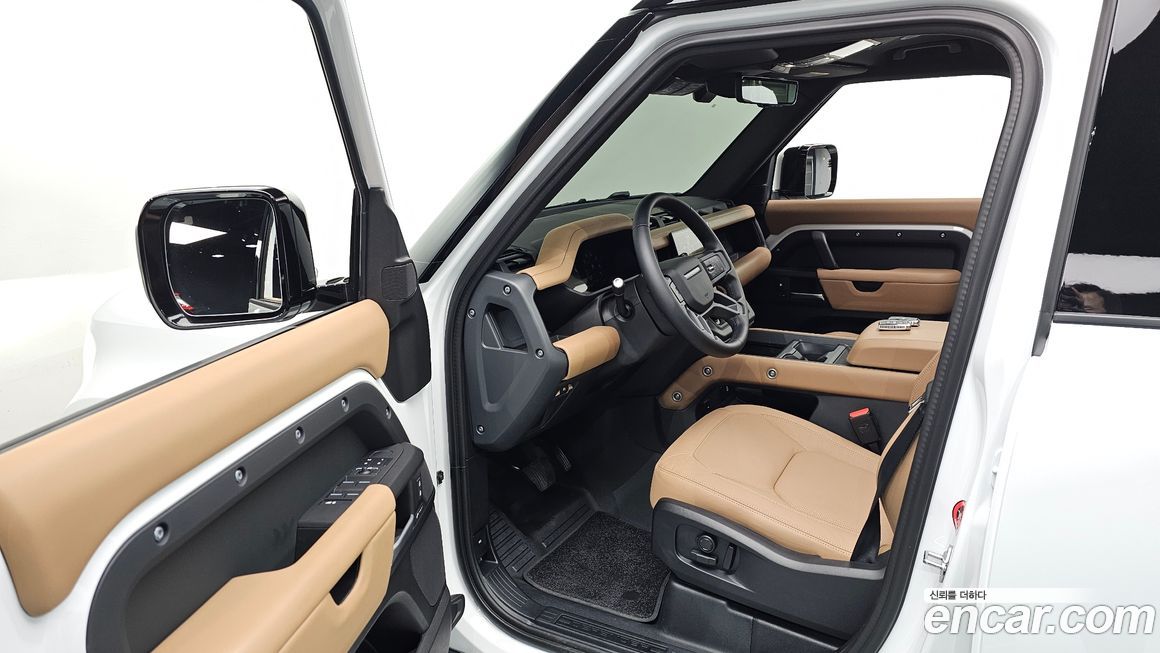 Land Rover Defender 2025