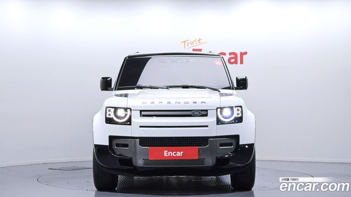Land Rover Defender 2025