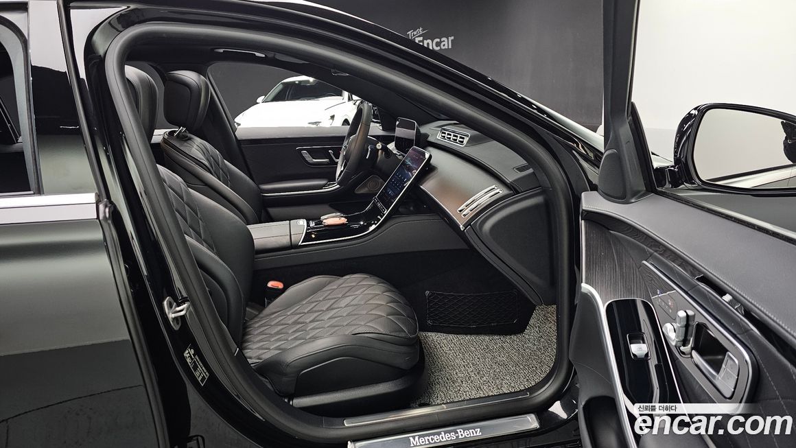 Mercedes-Benz S-Class 2023