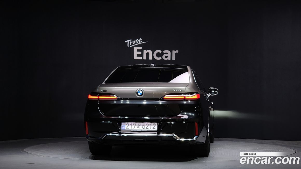 BMW 7-Series 2024