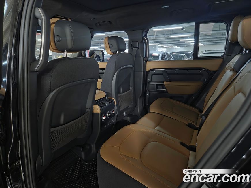 Land Rover Defender 2025