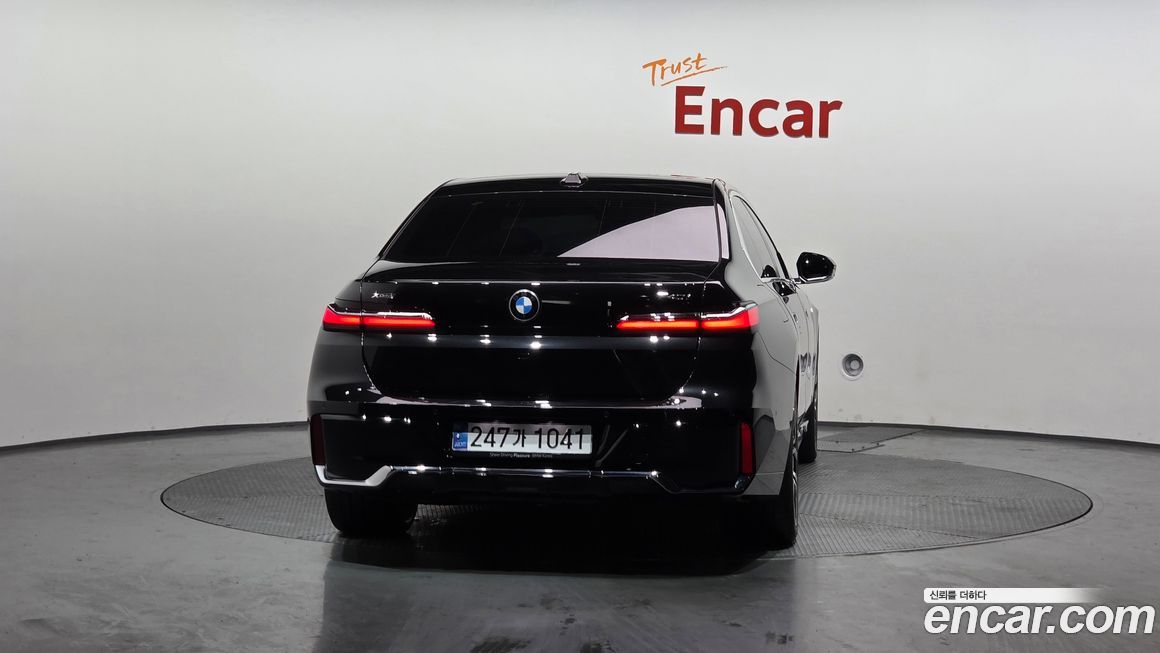 BMW 7-Series 2024
