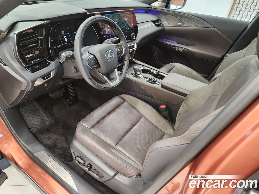 Lexus RX 2025