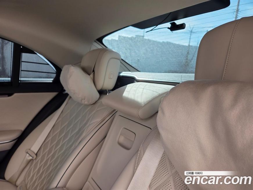 Mercedes-Benz S-Class 2023