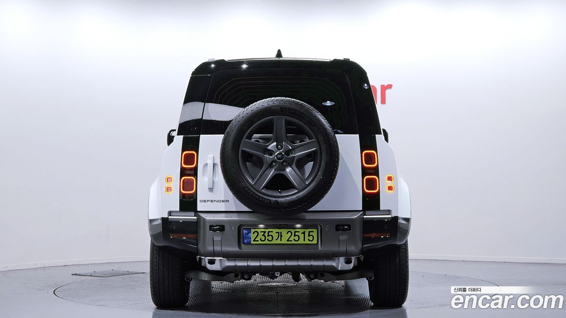 Land Rover Defender 2025