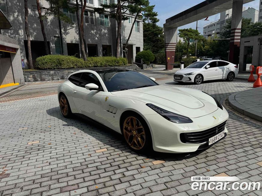 Ferrari GTC4 Lusso 2020