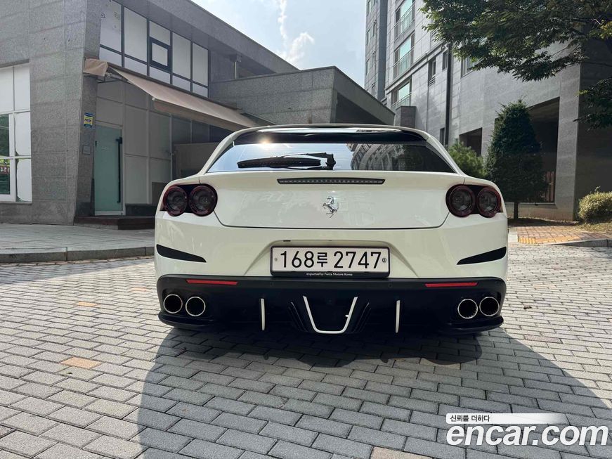 Ferrari GTC4 Lusso 2020