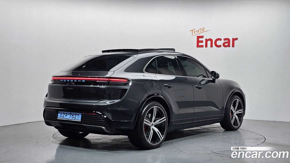 Porsche Macan 2025