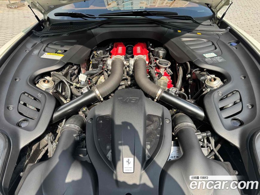 Ferrari GTC4 Lusso 2020