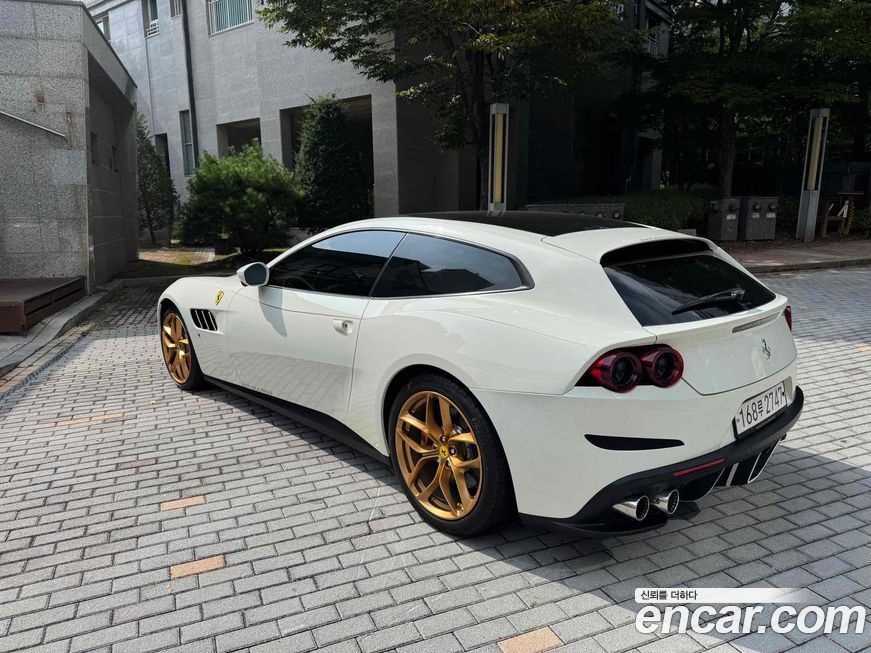 Ferrari GTC4 Lusso 2020