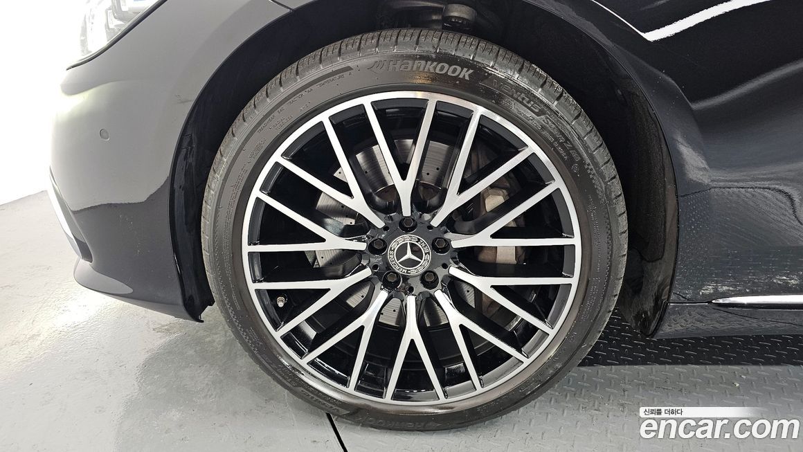 Mercedes-Benz S-Class 2023