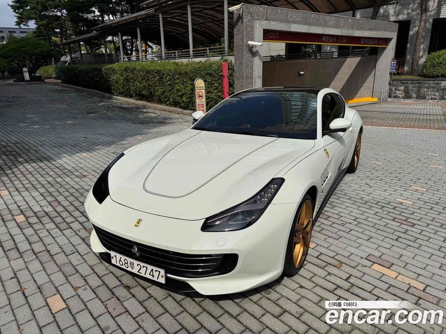 Ferrari GTC4 Lusso 2020