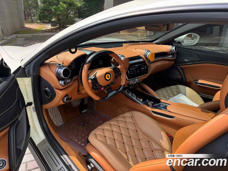 Ferrari GTC4 Lusso 2020