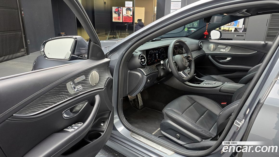 Mercedes-Benz E-Class 2022