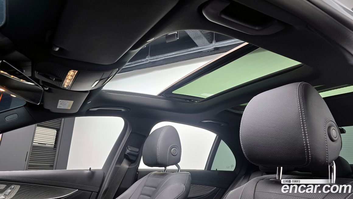 Mercedes-Benz E-Class 2022