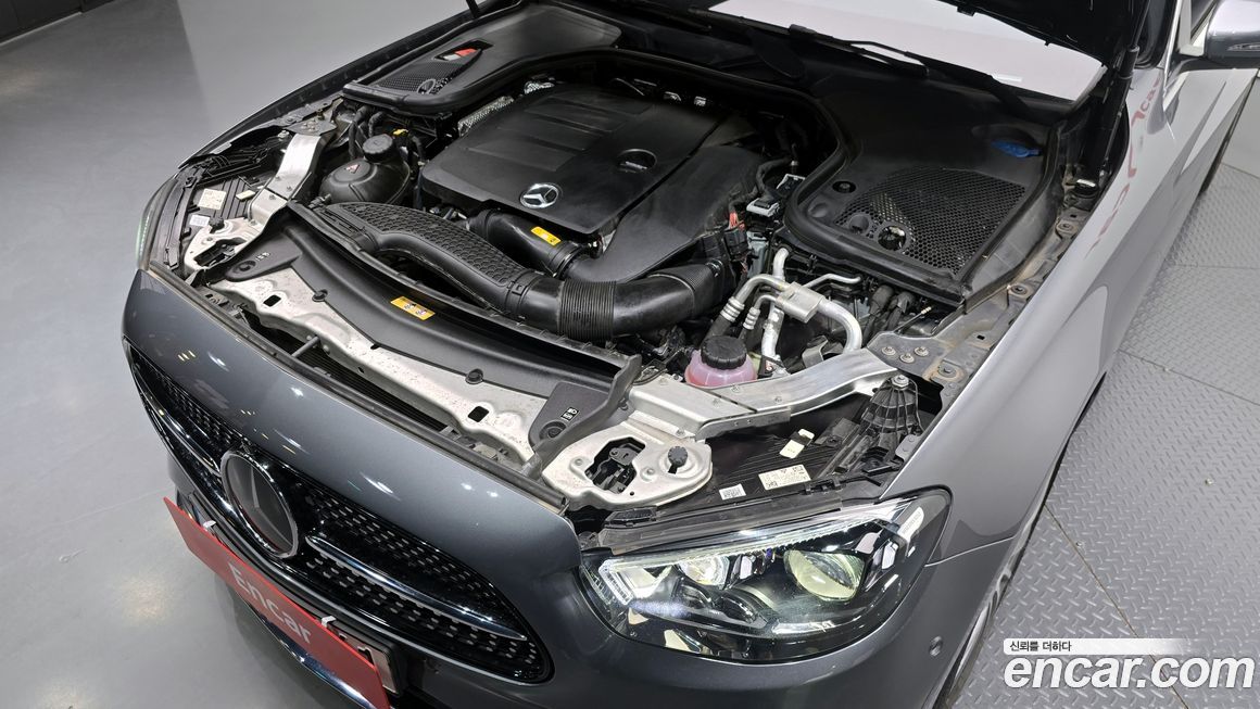 Mercedes-Benz E-Class 2022