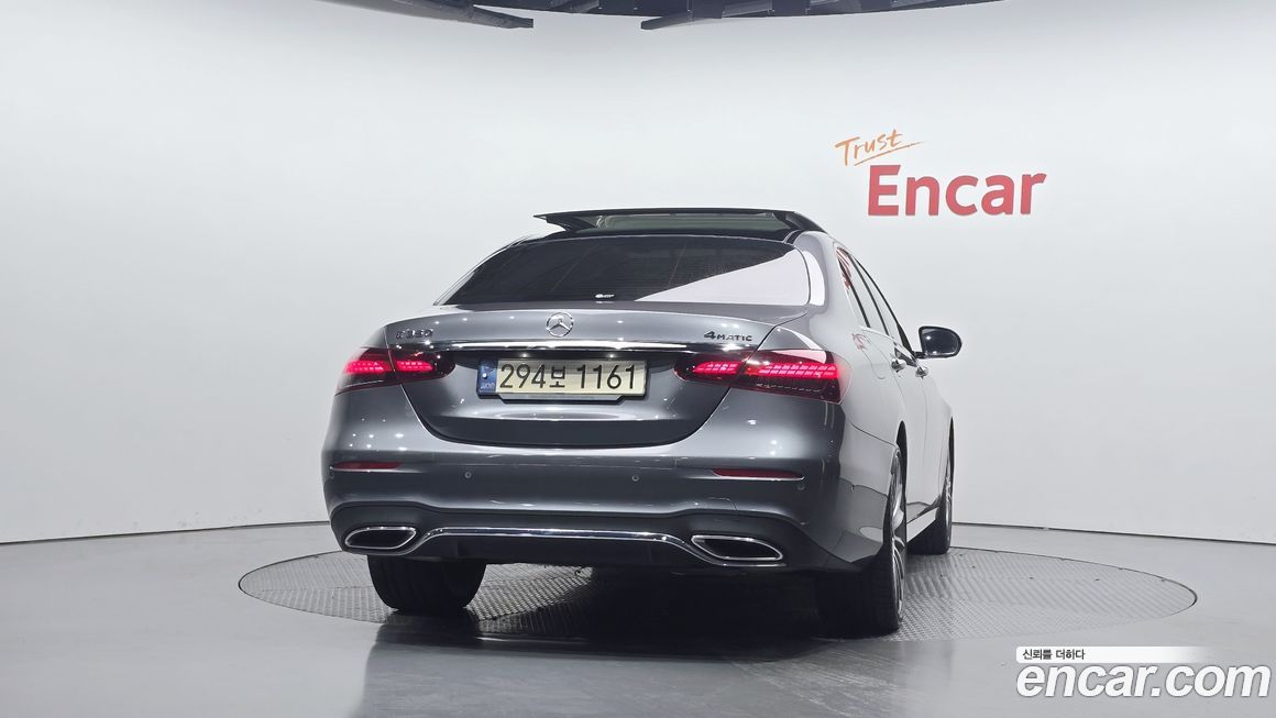 Mercedes-Benz E-Class 2022