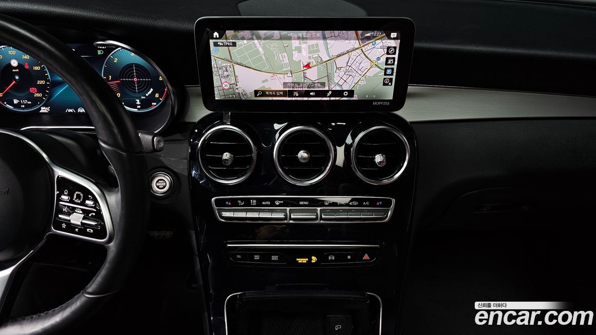 Mercedes-Benz GLC-Class 2021