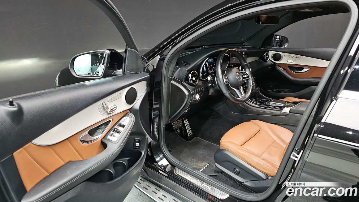 Mercedes-Benz GLC-Class 2021