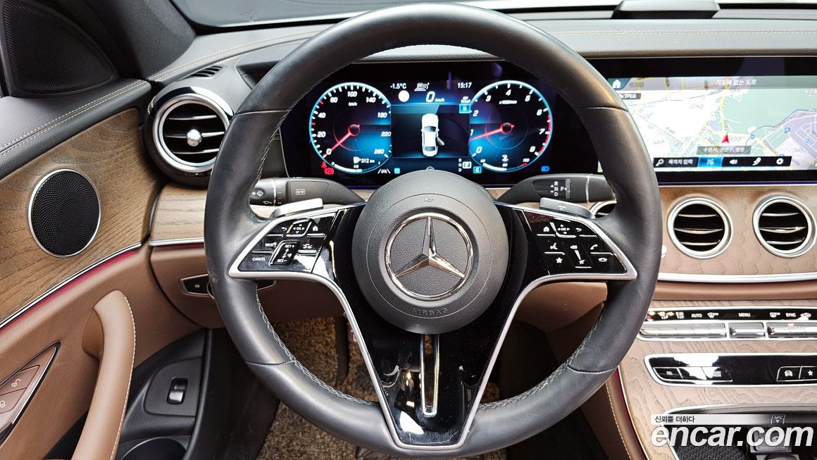 Mercedes-Benz E-Class 2022