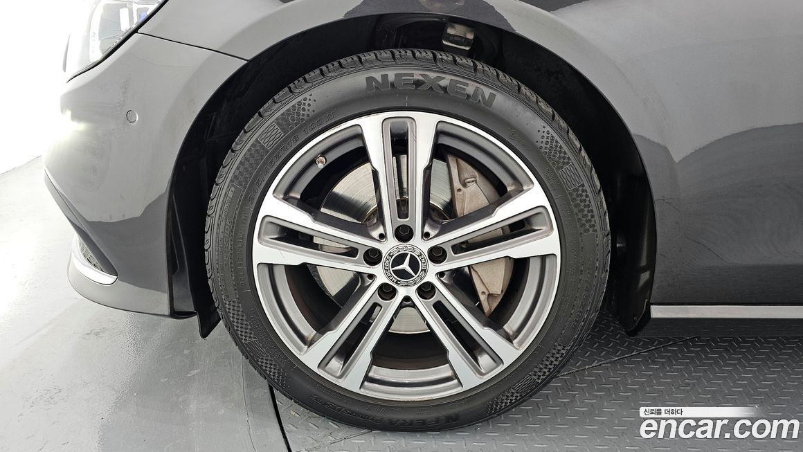 Mercedes-Benz E-Class 2021