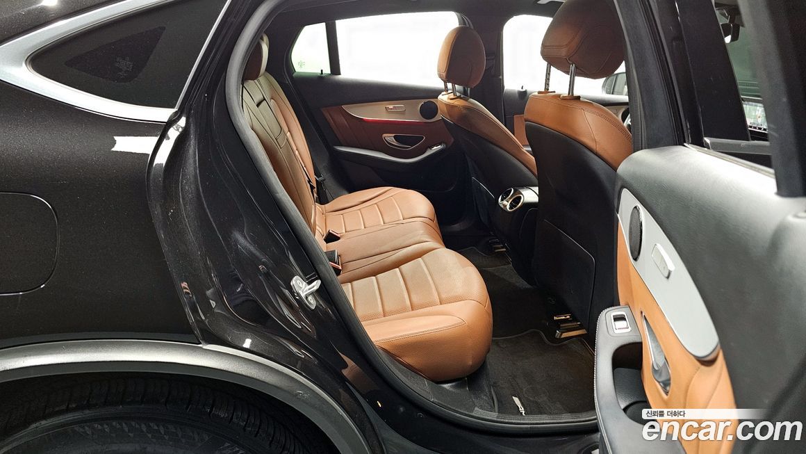 Mercedes-Benz GLC-Class 2021