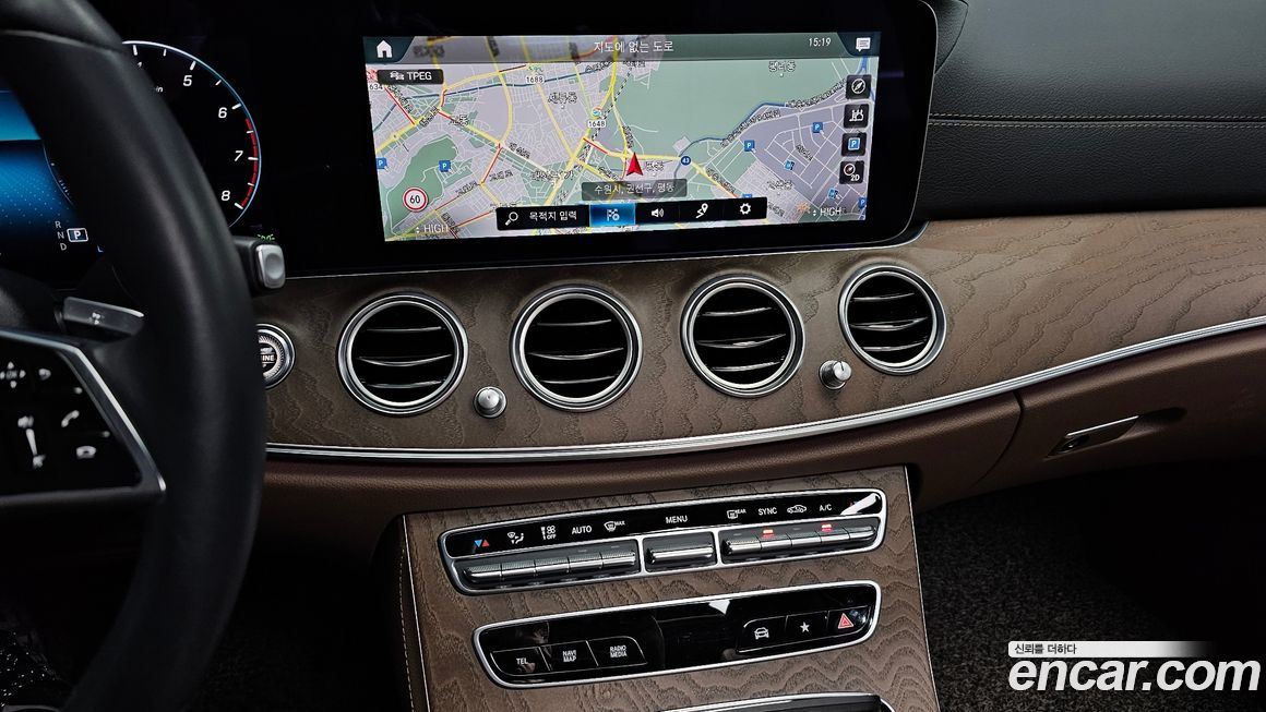 Mercedes-Benz E-Class 2022