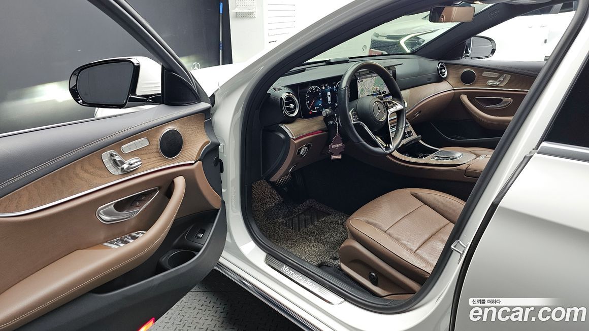 Mercedes-Benz E-Class 2022