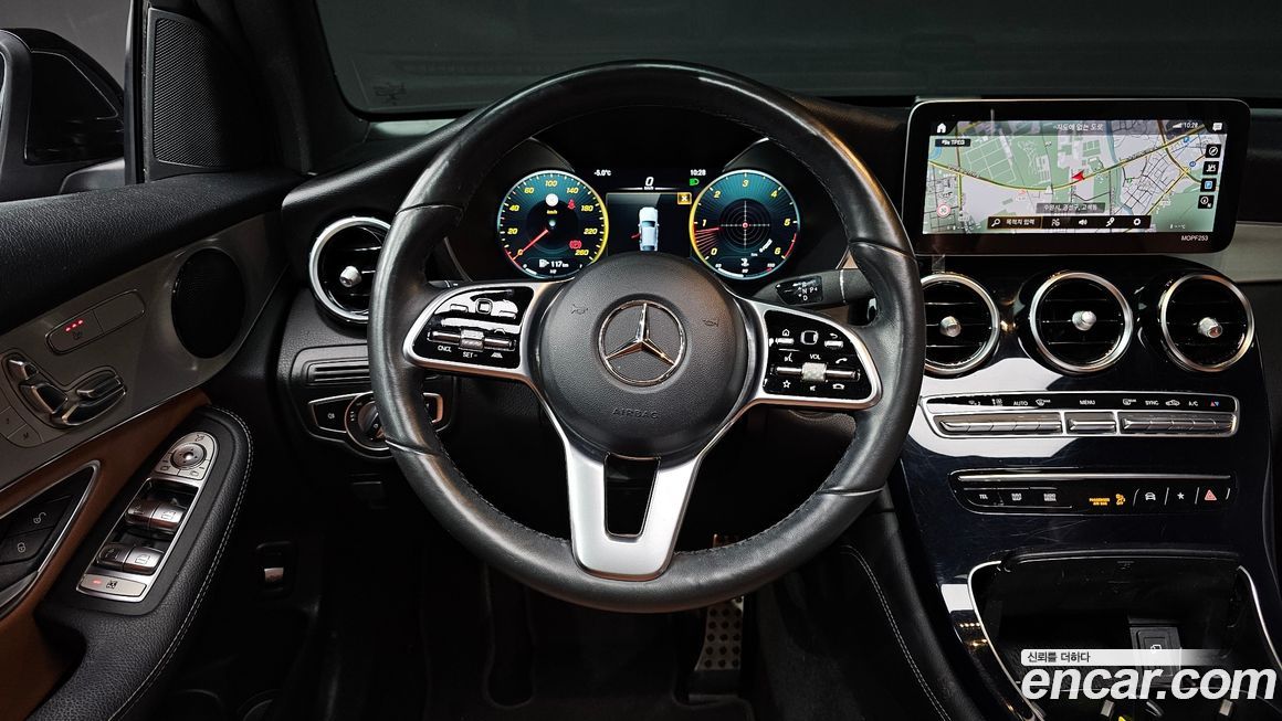 Mercedes-Benz GLC-Class 2021