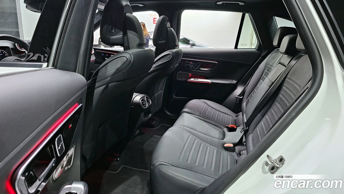 Mercedes-Benz GLC-Class 2025