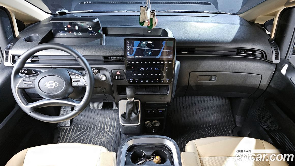 Hyundai Staria 2025
