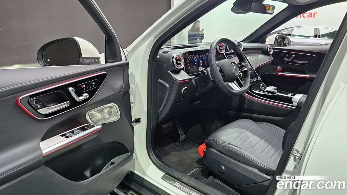 Mercedes-Benz GLC-Class 2025