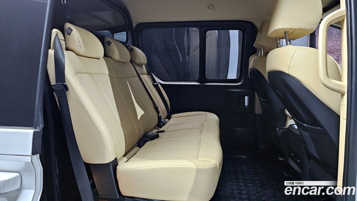 Hyundai Staria 2025