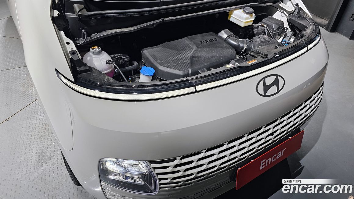 Hyundai Staria 2025
