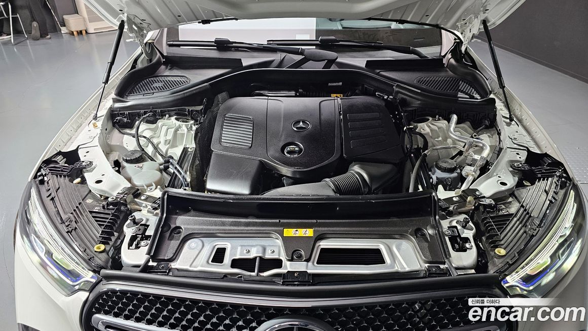 Mercedes-Benz GLC-Class 2025