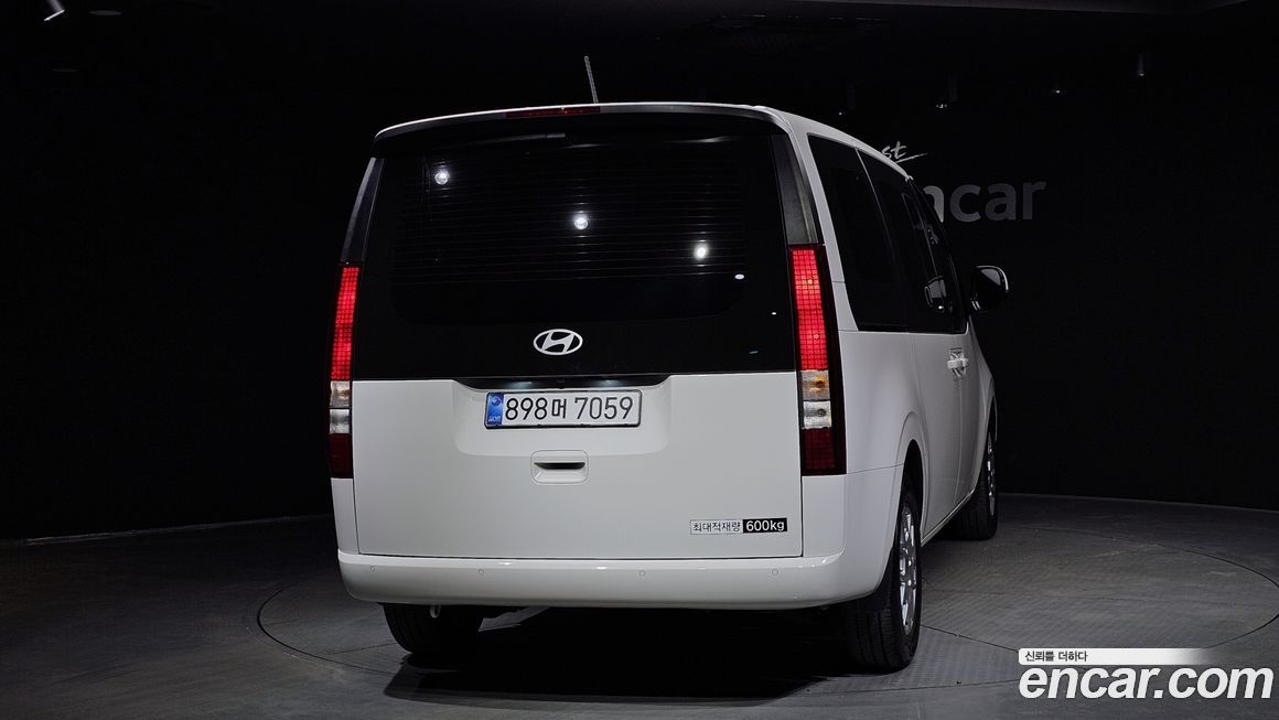 Hyundai Staria 2025
