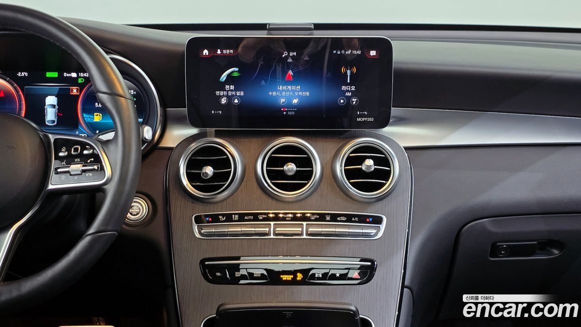 Mercedes-Benz GLC-Class 2021