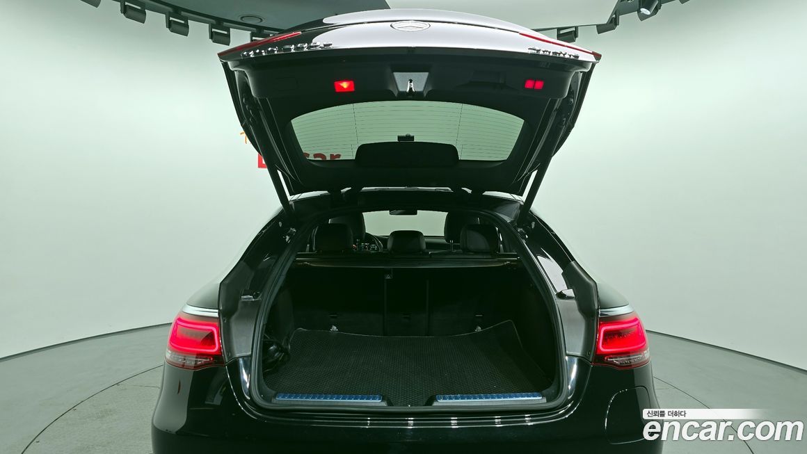 Mercedes-Benz GLC-Class 2021